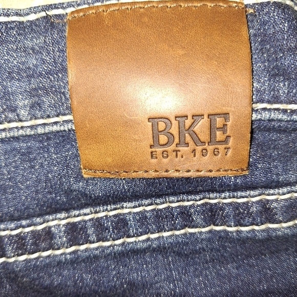 BKE Buckle Conner Straight jeans in a size 12. Western, denim, cowgirl, country - Picture 5 of 5